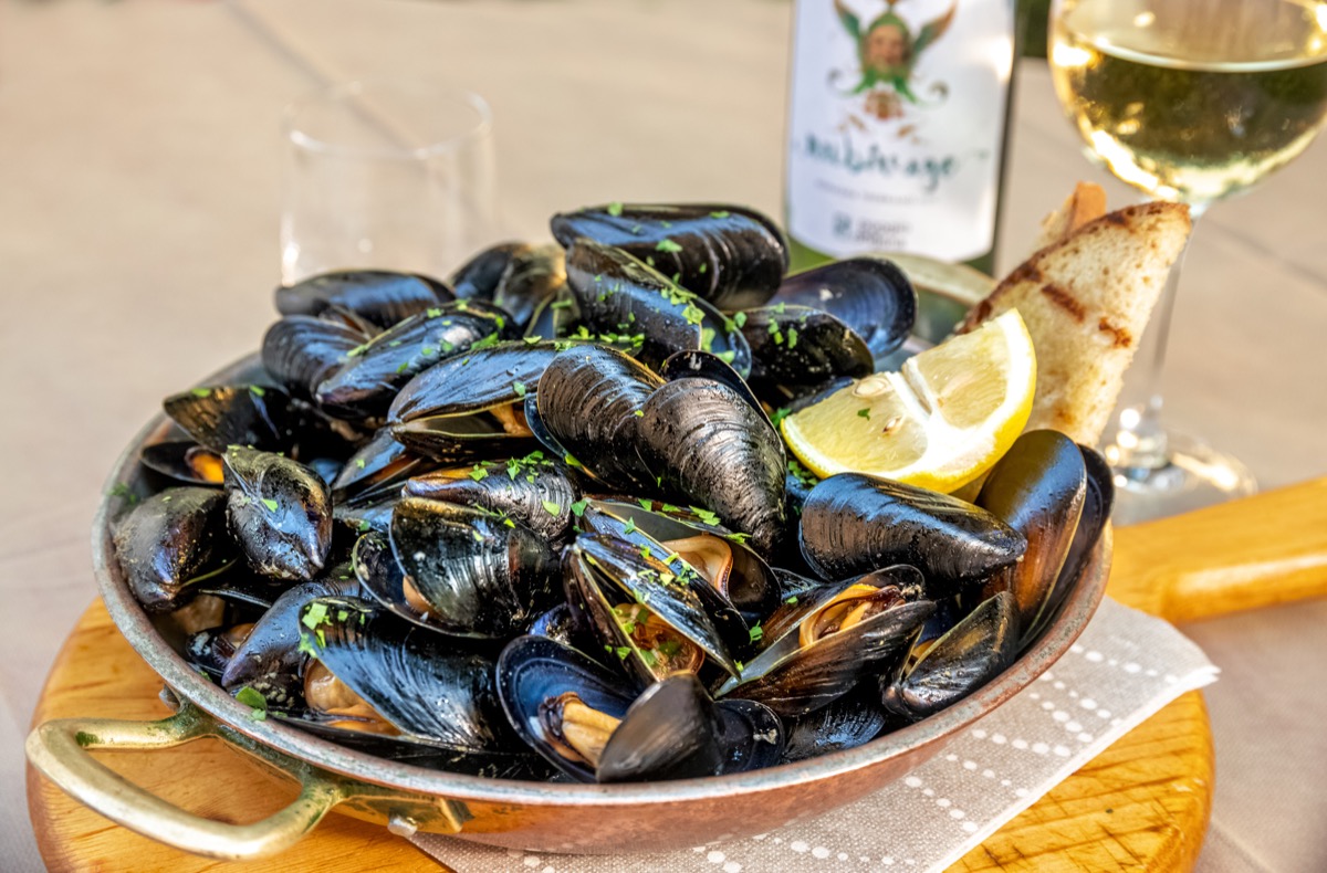 Vuoi preparare le cozze alla marinara? Ecco la ricetta perfetta per la fine dell'estate
